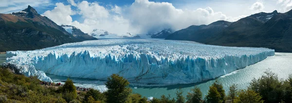 佩里托莫雷诺 glacer，巴塔哥尼亚，阿根廷的全景视图. — 图库照片