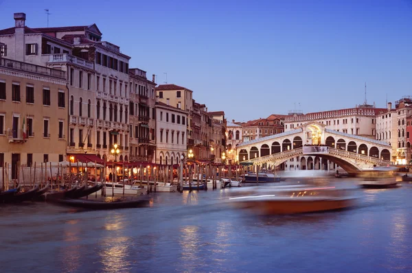 Rialtobrug, Venetië - Italië — Stockfoto