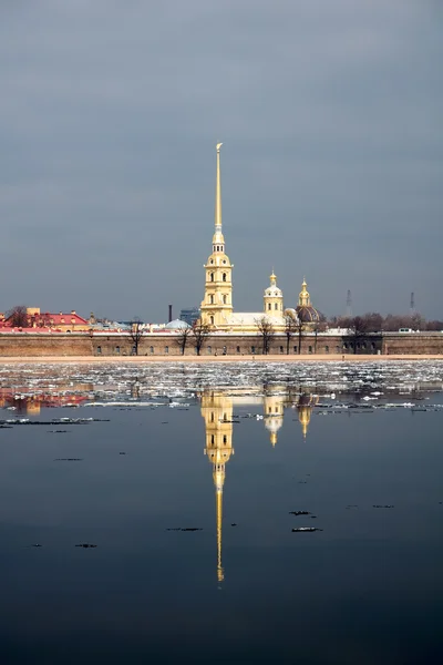 Петропавловская крепость, ранняя весна. Санкт-Петербург. Мбаппе — стоковое фото