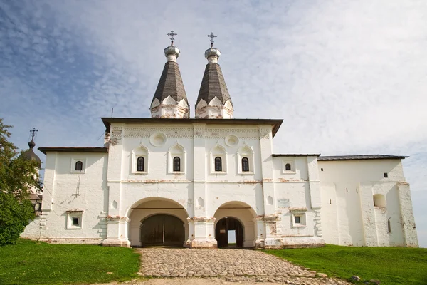 Ferapontov monastery. Holy Gates, Kazennaya palata. Russian Nort — Stock Photo, Image