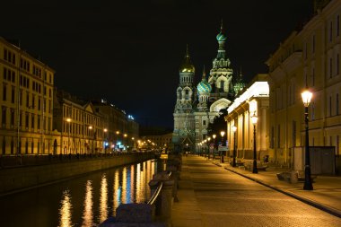 üzerinde kan İsa Kilisesi. gece st. petersburg. Rusya