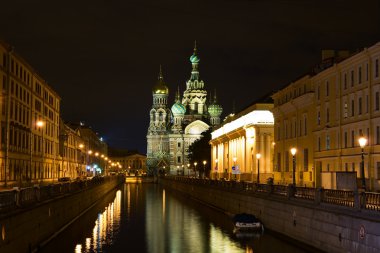 üzerinde kan İsa Kilisesi. gece st. petersburg. Rusya