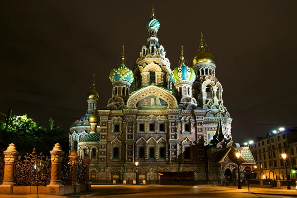 Церковь Спасителя на Крови. Ночь Санкт-Петербурга. Россия — стоковое фото