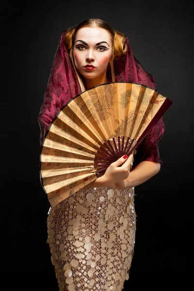 Hermosa joven geisha chica —  Fotos de Stock