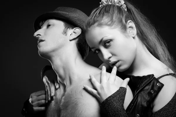 B&W portrait of a passionate couple — Stock Photo, Image