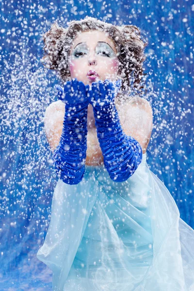 Mooi meisje als Sneeuwwitje — Stockfoto