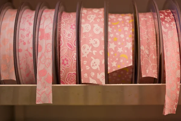 Seleção de peças de roupa rosa — Fotografia de Stock