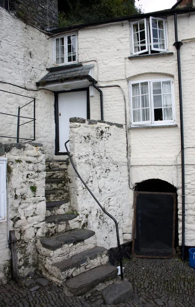 Una vecchia casa di pietra — Foto Stock