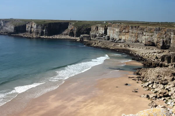 Una pequeña playa en Pembrokeshire — Foto de Stock