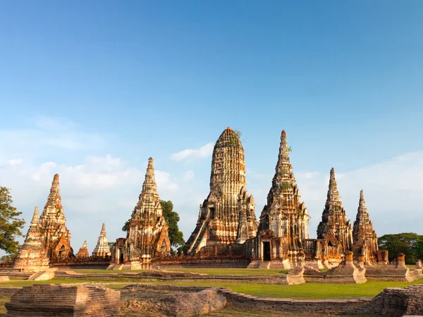 Pagode und blauer Himmel am wat phra sri sanphet Tempel, Ayutthaya, t — Stockfoto