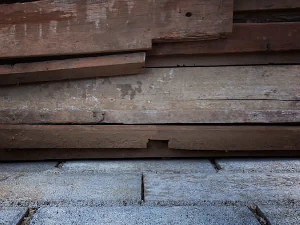 Madeira velha no fundo de concreto para web — Fotografia de Stock