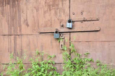 Abandoned garage doors clipart