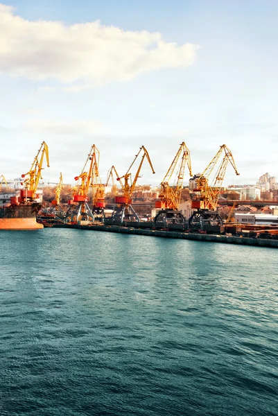 Infra-estrutura do porto marítimo . — Fotografia de Stock