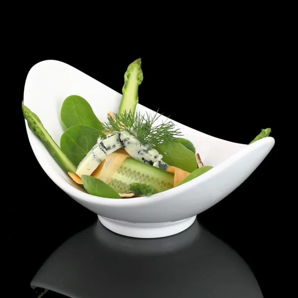 Groene salade met groenten en kaas — Stockfoto