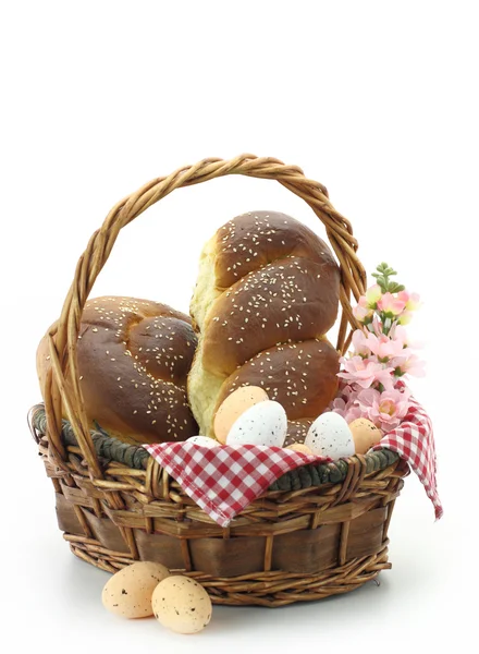Sladký chléb v košíku — Stock fotografie
