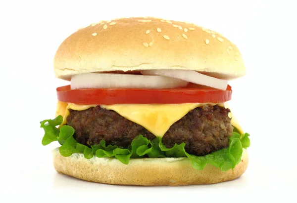 Вкусный гамбургер на пшеничных булочках — стоковое фото