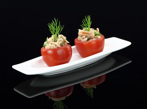 Tomates rellenos de atún —  Fotos de Stock