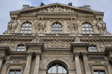 Paris Louvre Sanat Müzesi