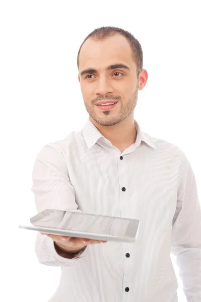 Όμορφος χαμογελαστός άνθρωπος με υπολογιστή δισκίο. απομονωμένη πάνω από το λευκό β — Φωτογραφία Αρχείου