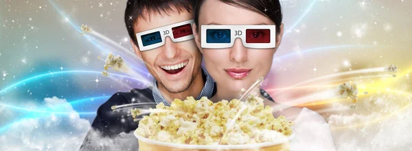 Retrato de pareja moderna con estilo joven con gafas 3d reloj — Foto de Stock