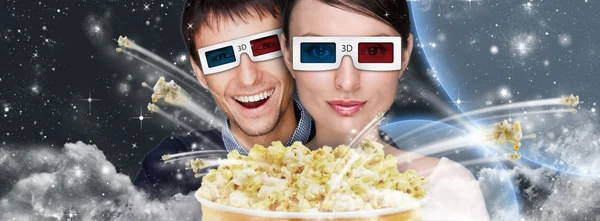 Retrato de pareja moderna con estilo joven con gafas 3d reloj —  Fotos de Stock