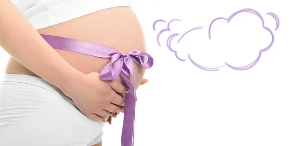 Bild av gravid kvinna röra hennes mage med händerna. moln ballong nära magen — Stockfoto
