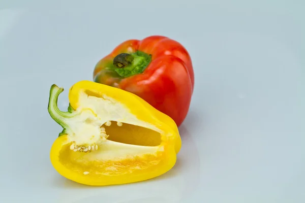 Roter und gelber Paprika — Stockfoto