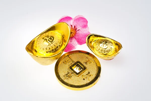Sztaby złota i monety cesarza — Zdjęcie stockowe