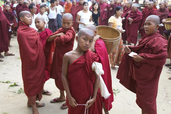 Monaci novizi Myanmar — Foto Stock