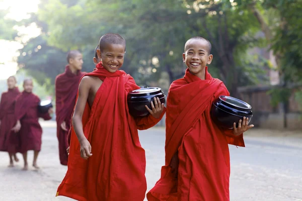 Začínající mniši myanmar — Stock fotografie
