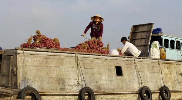 Può Tho galleggiante mercato Vietnam — Foto Stock