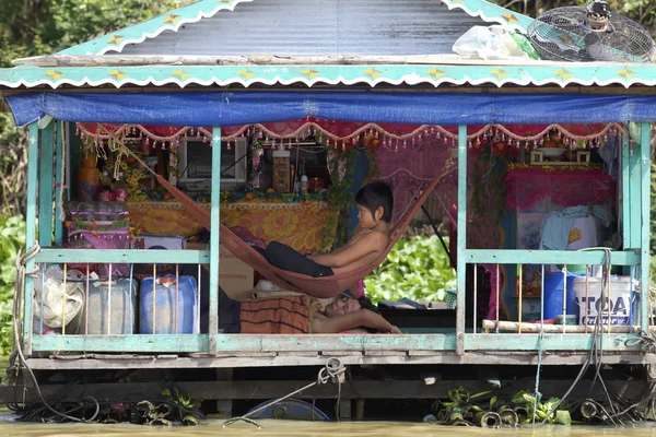 Zwevende huis tonle sap meer Cambodja — Stockfoto
