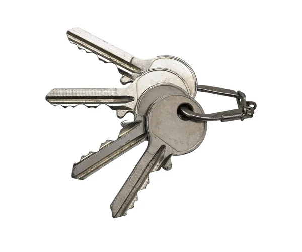 Várias chaves enferrujadas antigas no anel (caminho de recorte ) — Fotografia de Stock