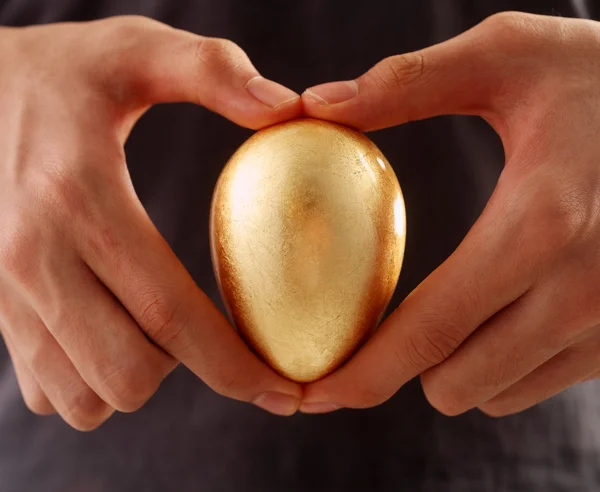 Adoro ovo de ouro. — Fotografia de Stock
