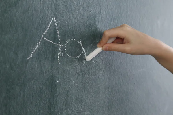 Menina escrevendo abc — Fotografia de Stock
