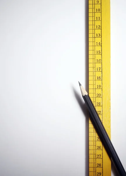 Lineal und Bleistift — Stockfoto
