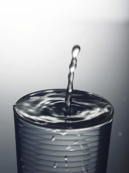 Wasser im Glas — Stockfoto