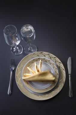 tabak ve çatal bıçak takımı