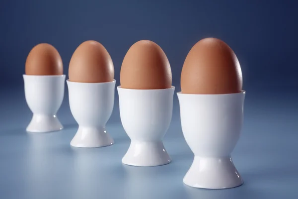 Наполовину варене яйце — стокове фото