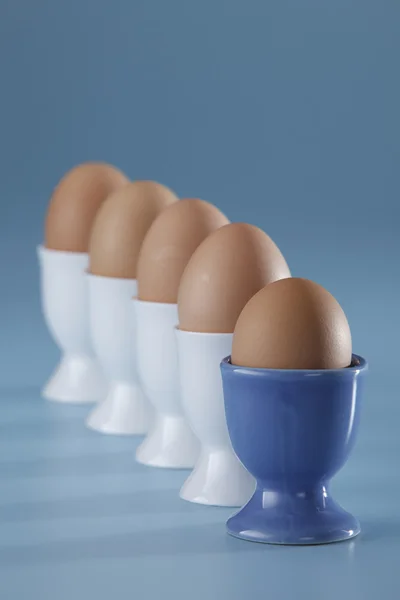 Jajko w połowie przegotowane — Zdjęcie stockowe