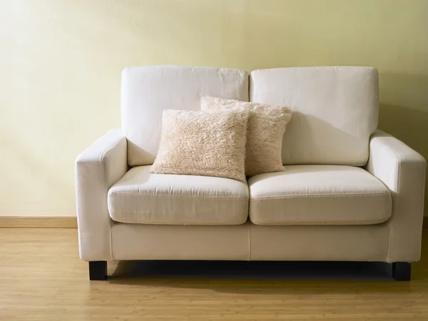 Współczesna sofa — Zdjęcie stockowe