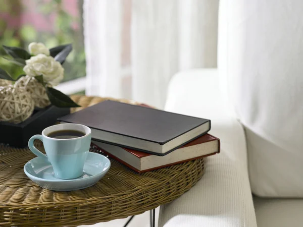 차 한잔과 책 — 스톡 사진