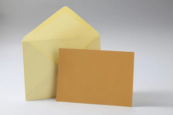Enveloppe avec papier blanc — Photo