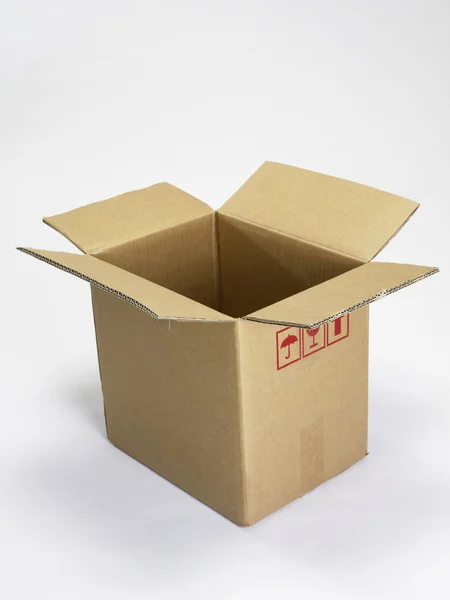 Caja vacía de color marrón — Foto de Stock