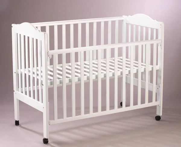 Babys łóżeczko — Zdjęcie stockowe