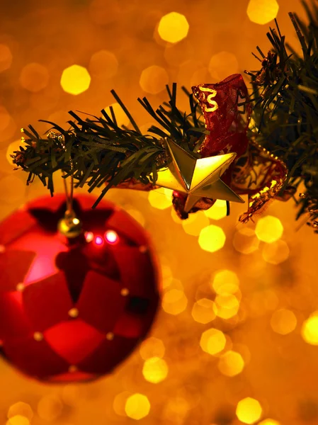 装飾的な項目、クリスマス ツリーのボール — ストック写真