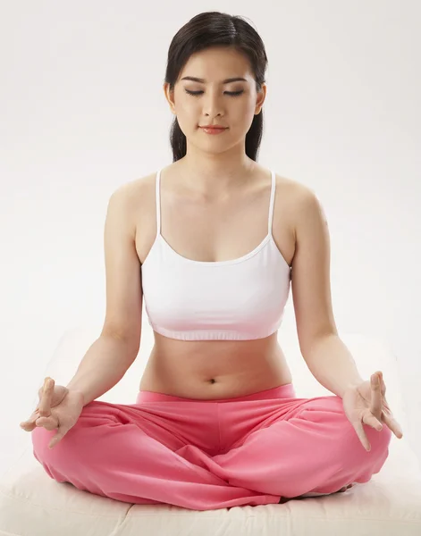 Woman meditating — Stock Photo, Image