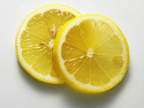 Кусочки лимона — стоковое фото