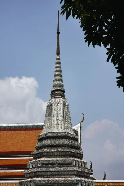 Thaiföld, bangkok, yai district, Sallai temple (wat arun ratchawararam) — Stock Fotó