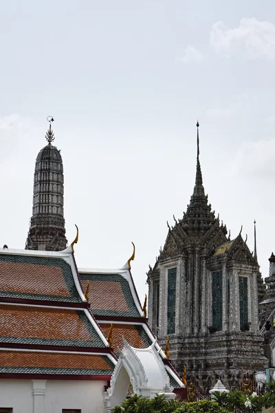 Thaiföld, bangkok, yai district, Sallai temple (wat arun ratchawararam) — Stock Fotó